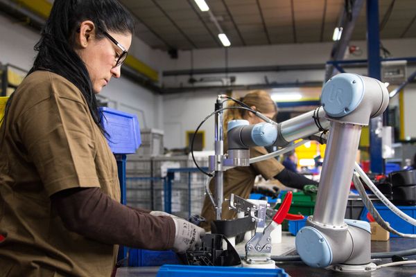 Optimize assembly line production for agile manufacturing with small batches and fast changes Optimize assembly line production for agile manufacturing with small batches and fast changes